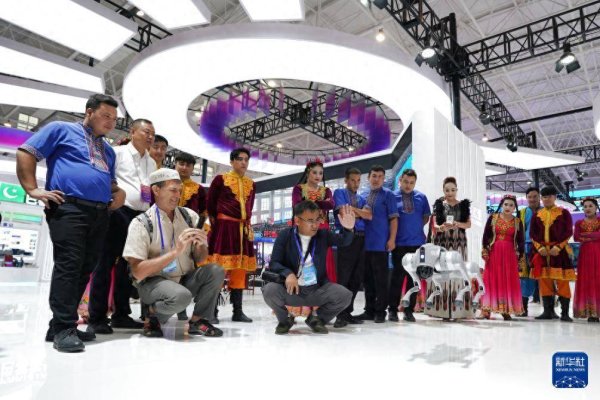 广禾配资 第十五届新疆喀什·中亚南亚商品交易会开幕