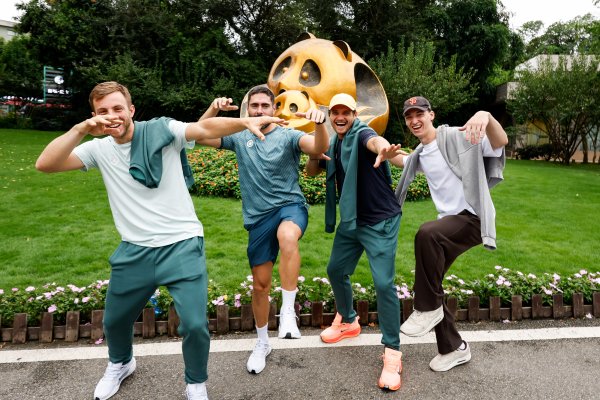 赢金配资 看熊猫、喝花茶 成都公开赛球员跟着赛事游成都